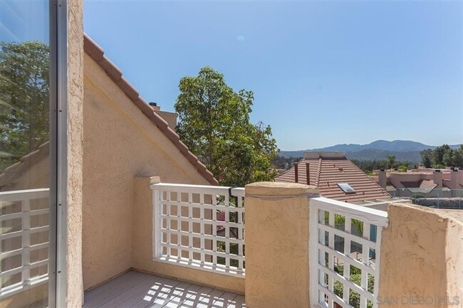 Building Photo - 2 Bed / 2 Bath Townhome in El Cajon