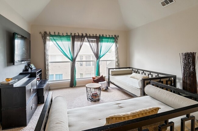 Building Photo - 7712 Brookview Ct