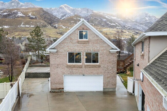 Building Photo - 13043 Mountain Crest Cir