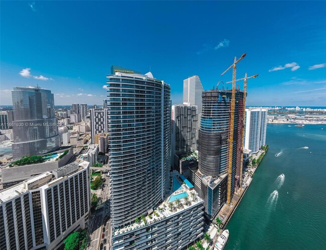 Building Photo - 200 Biscayne Blvd Way