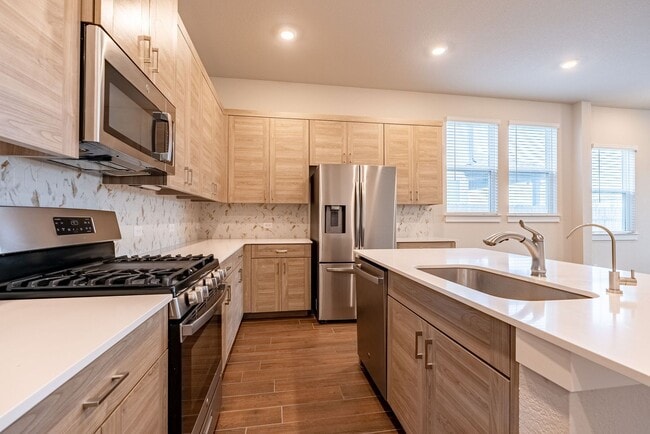 Building Photo - Beautiful 4 Bedroom, 2.5 Bathroom home in Manor!!!
