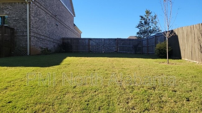 Building Photo - 130 Creekmound Dr