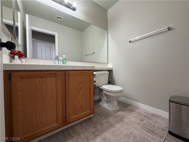 Building Photo - 2724 Monrovia Dr
