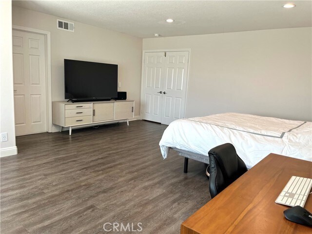 Building Photo - 4804 Linaro Dr