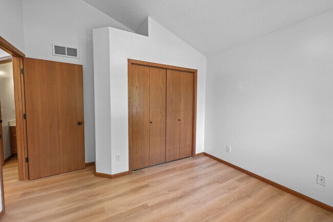 Building Photo - 6030 Boulder Ridge Dr