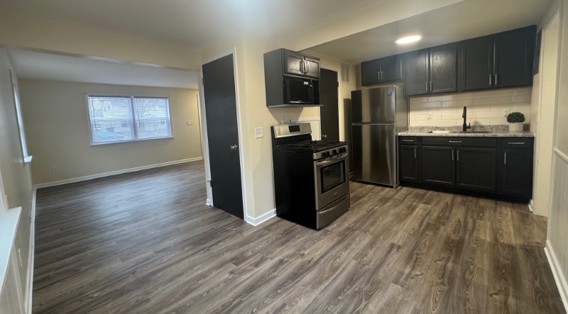 Building Photo - 2838 Cromwell Dr