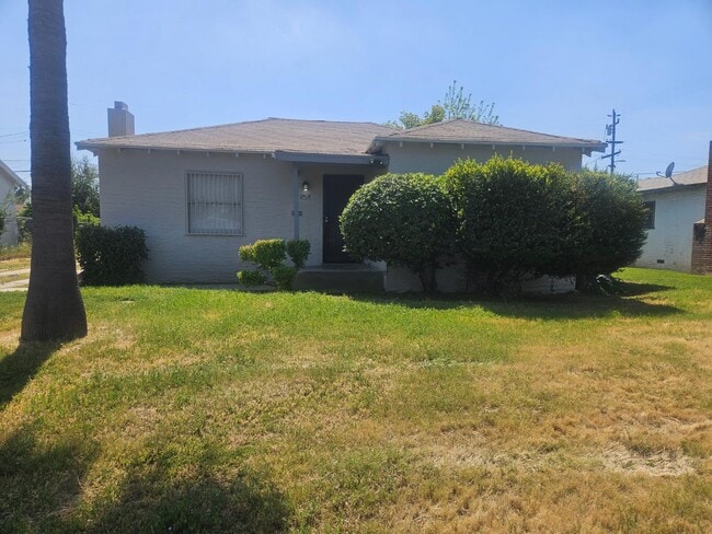 Primary Photo - 2914 E Cornell Ave