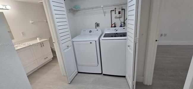 Building Photo - 8323 Lake Dr