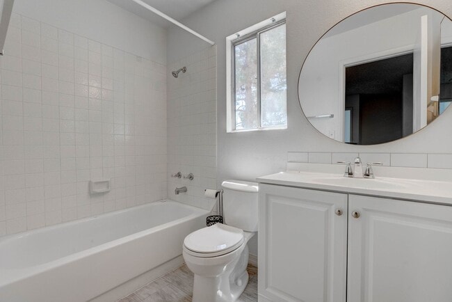 Building Photo - 5519 Myron Cir