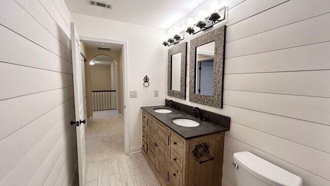 Building Photo - Stunning Cumming Executive Home, Hand Scraped Hardwoods, Custom Upgrades!