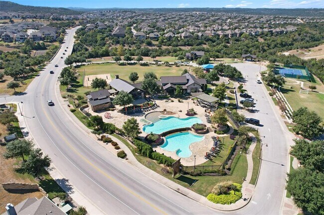 Building Photo - 6313 Empresa Dr
