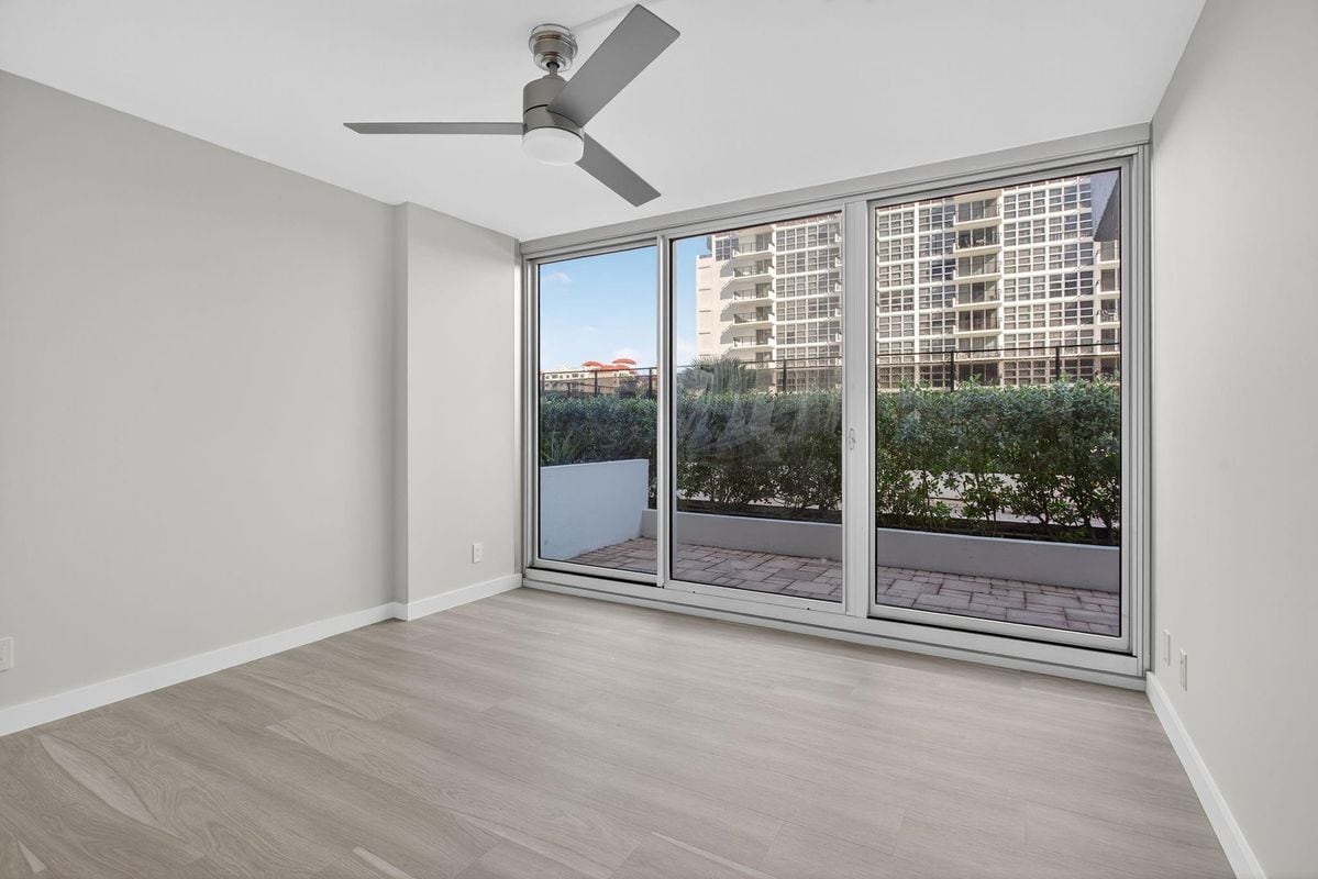 Building Photo - 525 N Ocean Blvd