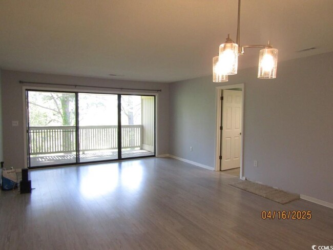 Building Photo - 4230 Pinehurst Cir
