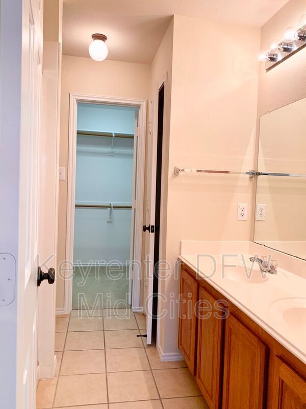 Building Photo - 2993 St Andrews Dr