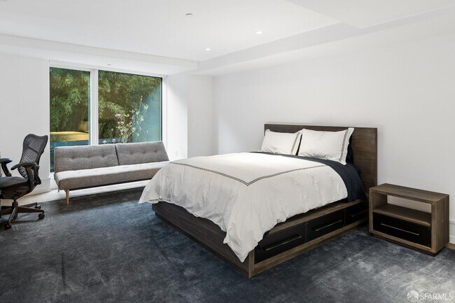 Building Photo - 2121 Webster St