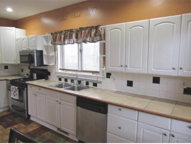 Building Photo - 69 Clark St