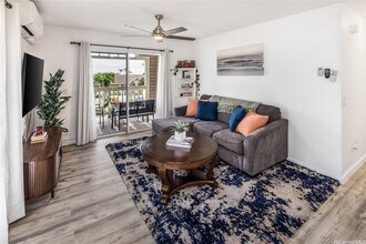 Building Photo - AVAILABLE NOW! 2 bed, 2 bath, 1 parking