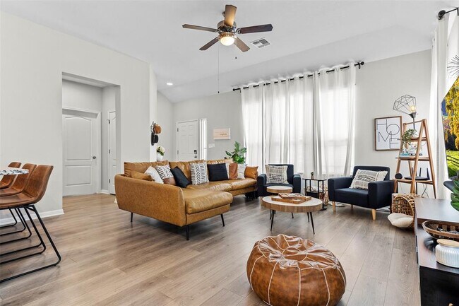 Building Photo - 709 Speckled Alder Dr