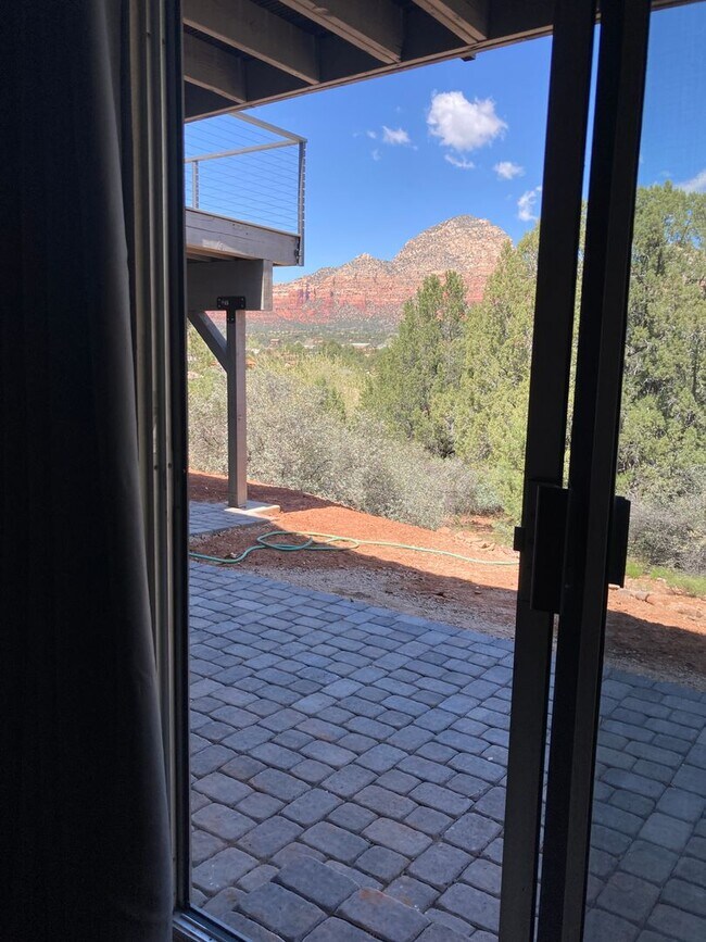 Building Photo - Spectacular, Panoramic Red Rock Views in West Sedona