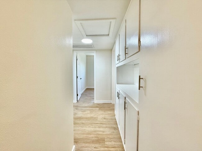 Building Photo - Beautifully Remodeled 3-Bed, 2-Bath Home i...