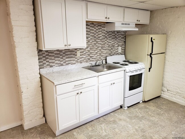 Building Photo - 718 East St