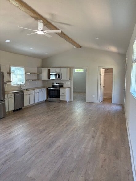 Building Photo - 209 Summit Rd