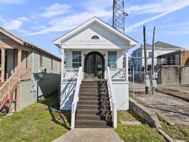 Primary Photo - 912 32nd St