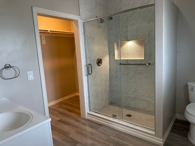 Building Photo - Newly Renovated-Victorian Style home San B...