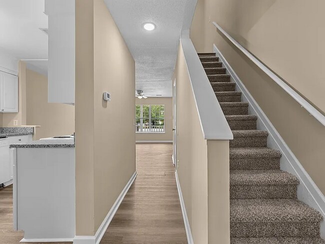 Building Photo - 207 Townes Ct