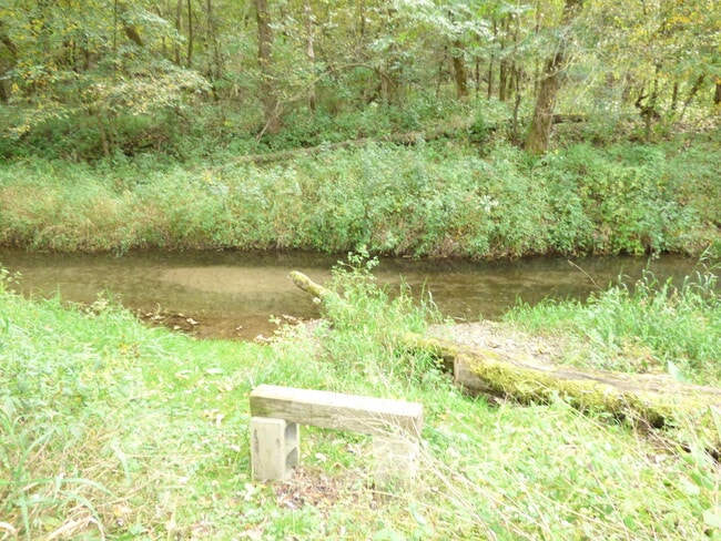 Building Photo - 577 Main St