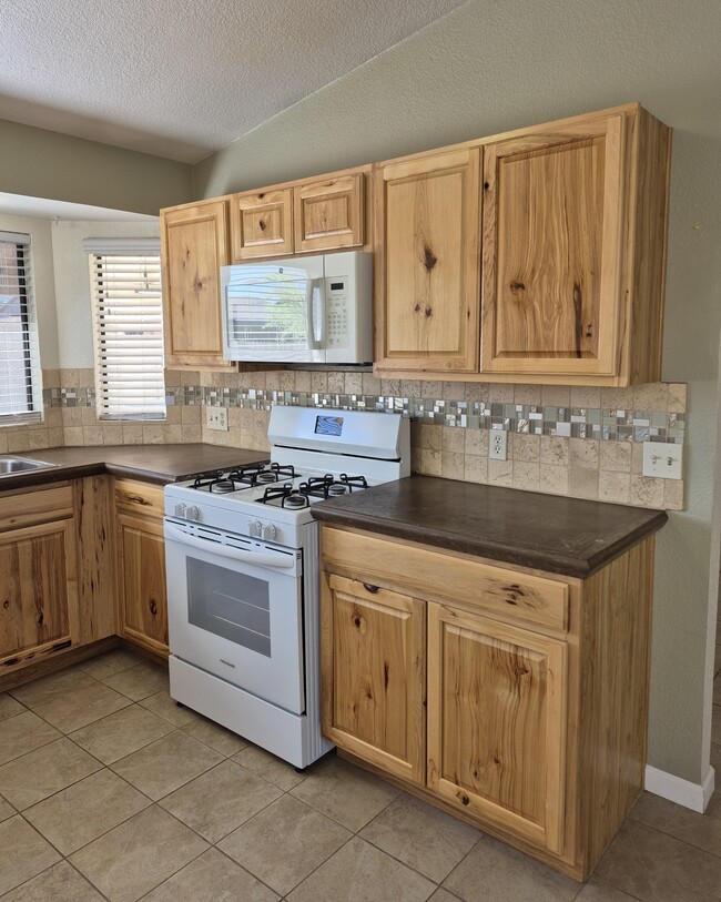 Building Photo - 2741 W Firebrook Rd