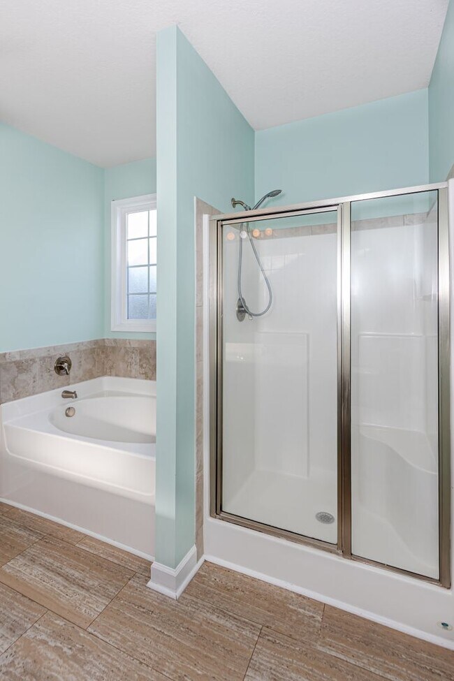 Building Photo - Townhome For Rent!