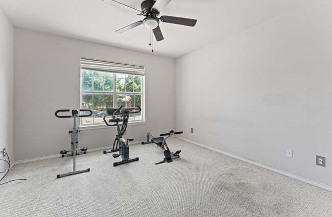 Building Photo - 2214 Olympia Dr
