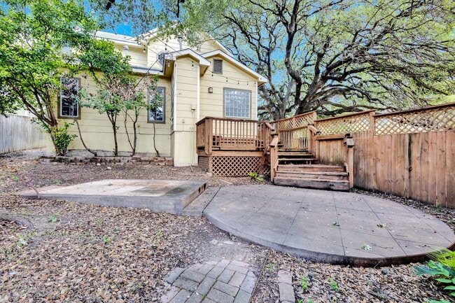 Building Photo - 2358 Wilson St