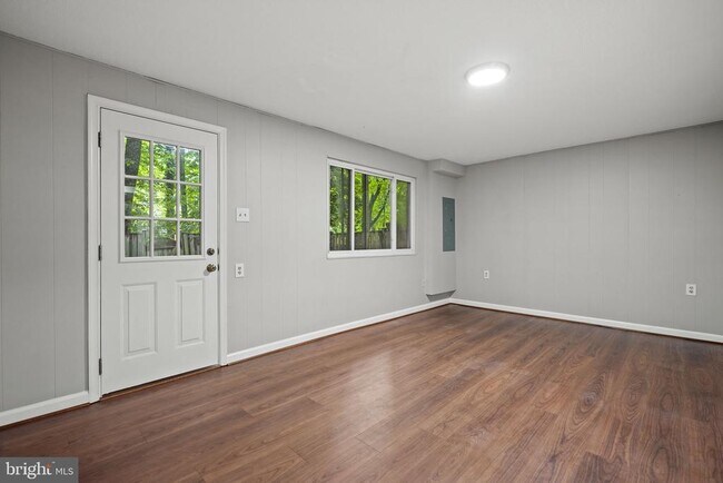 Building Photo - 5863 Jackson Oak Ct
