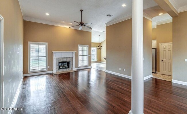 Building Photo - 401 Ash Tree Ln