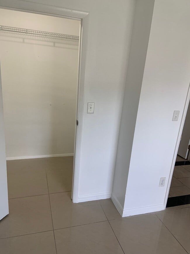 Building Photo - 7785 Murcott Cir