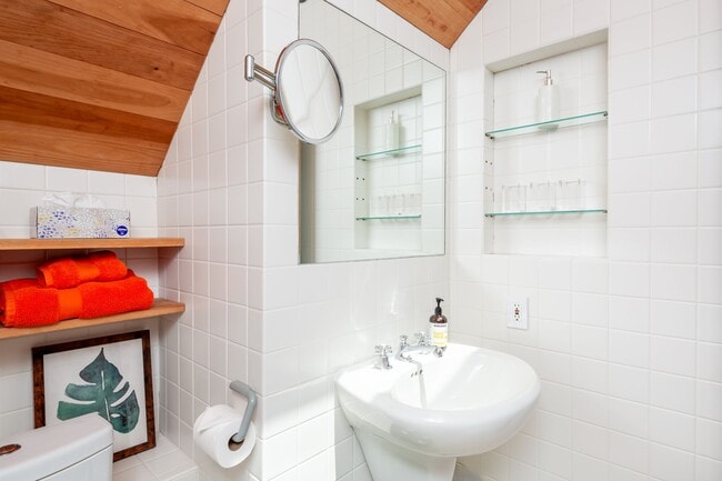 Building Photo - 51 Seascape Ln