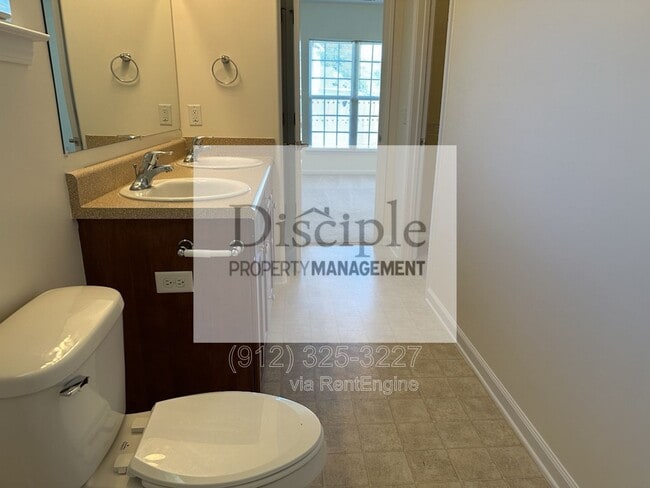 Building Photo - 20 Wesleyan Dr