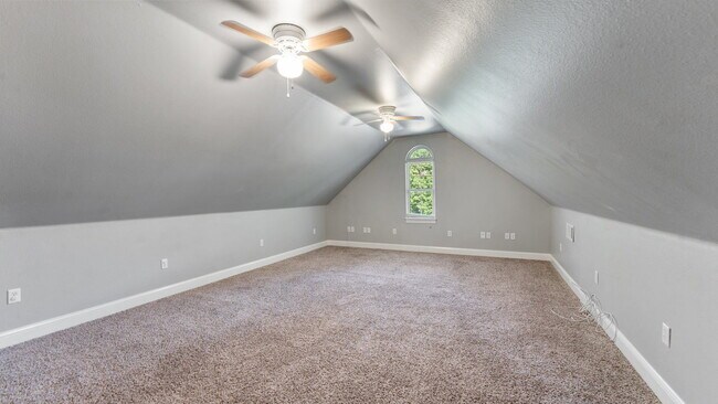 Building Photo - 204 Tunbridge Dr