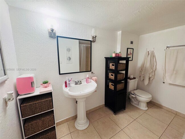 Building Photo - 7928 West Dr