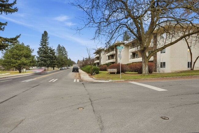 Building Photo - 3106 E 27th Ave