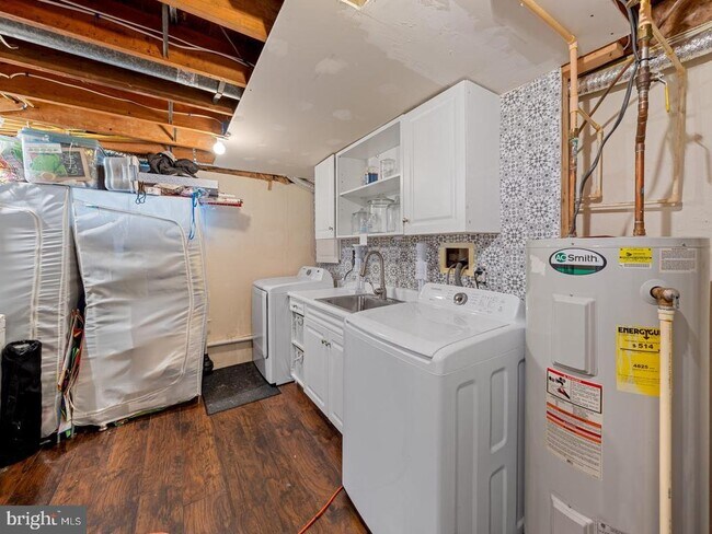 Building Photo - 8725 W Fort Foote Terrace