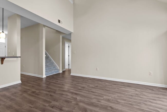 Building Photo - Norfolk Condo!