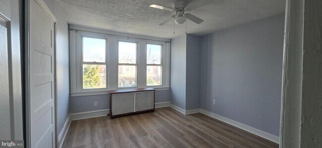 Building Photo - 843 E Price St