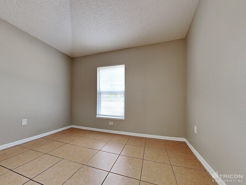 Building Photo - 11357 Pickford St