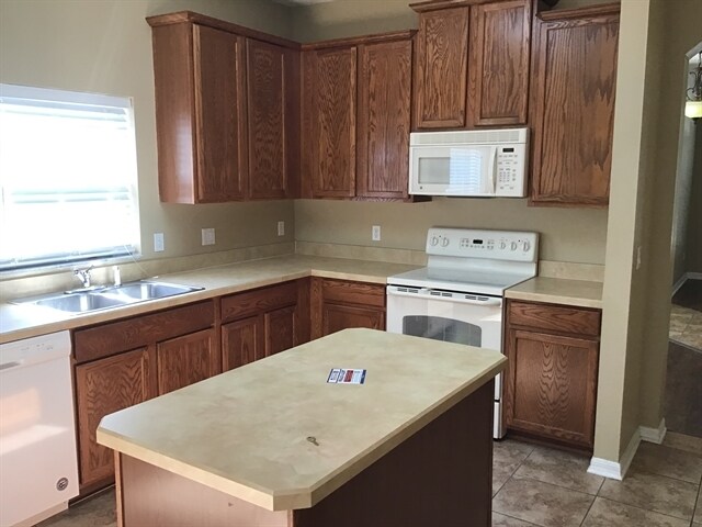 Building Photo - 1338 Edison Tree Rd