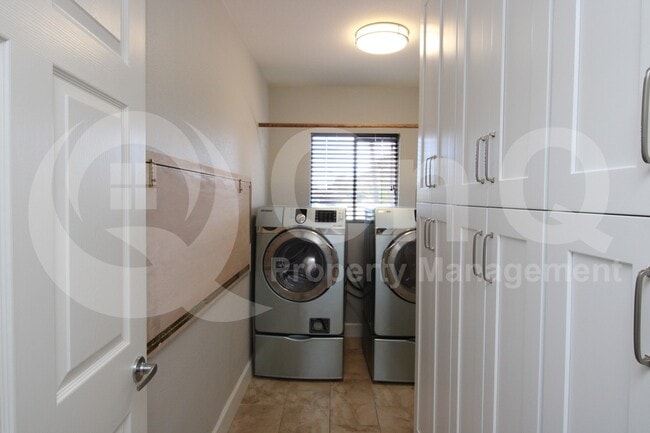 Building Photo - 6149 E Delcoa Ave