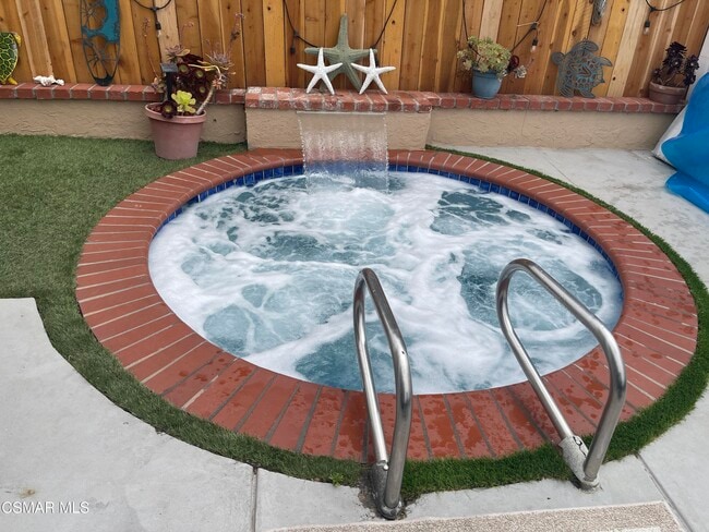 Building Photo - 5573 Calle Arena