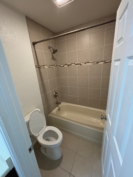 Building Photo - 1911 Congress Cir